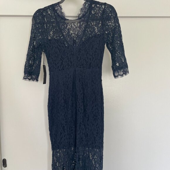 Lulus Lace Maxi Dress in navy - Picture 8 of 15
